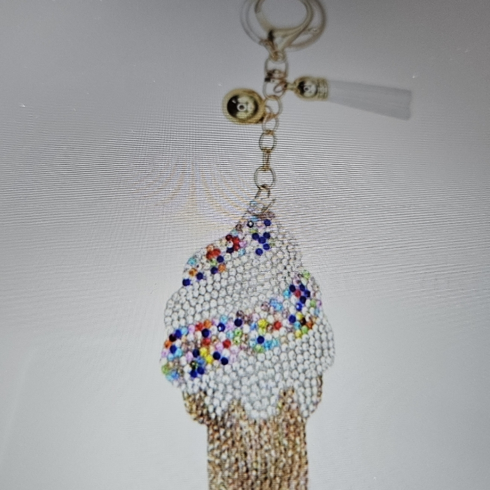 DIVAS LiMiTED Sparkling Ice Cream Keychain